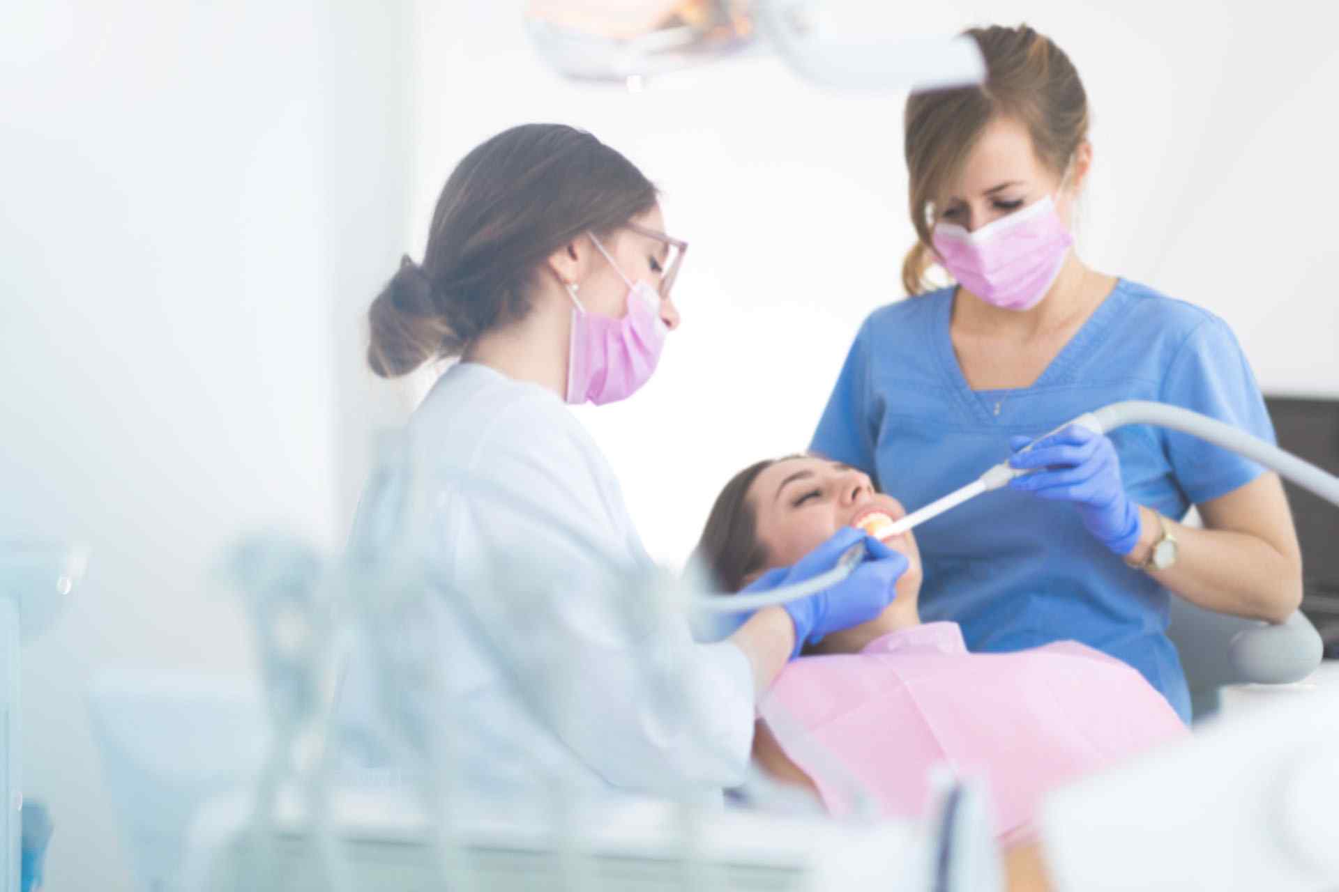 https://trudentalstudio.com/data/2020/02/about_us_background.jpg